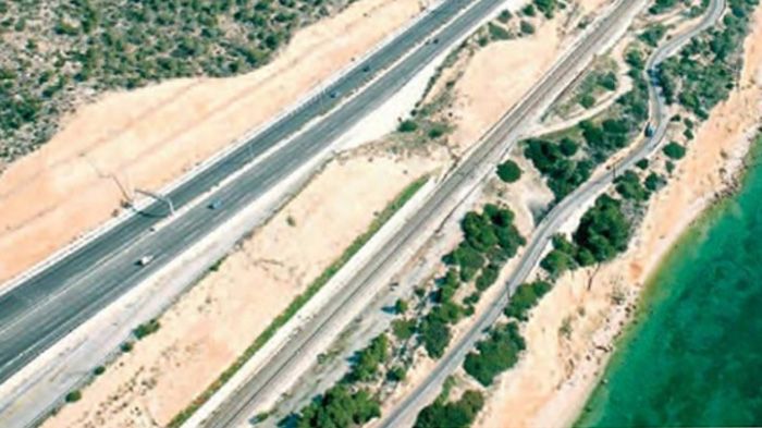 Η επανεκκίνηση των έργων στους αυτοκινητόδρομους θα δημιουργήσει 25.000 νέες θέσεις εργασίας.
Η επανεκκίνηση των έργων στους αυτοκινητόδρομους θα δημιουργήσει 25.000 νέες θέσεις εργασίας.